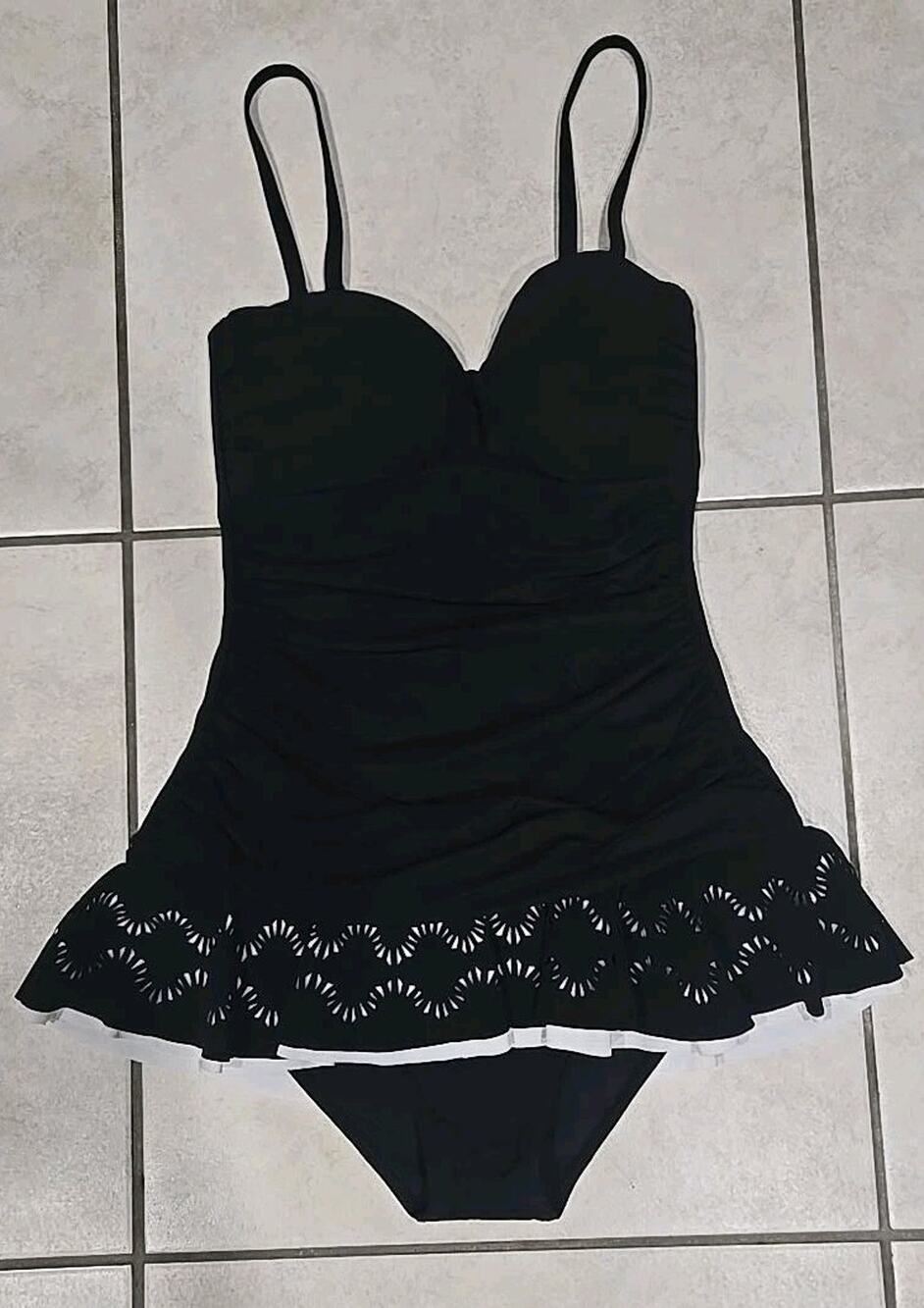 Profile by Gottex Women’s Size 6 Black Swimdress One Piece Skirted Swimsuit